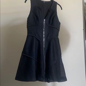 Gorgeous size 6 GUESS dress